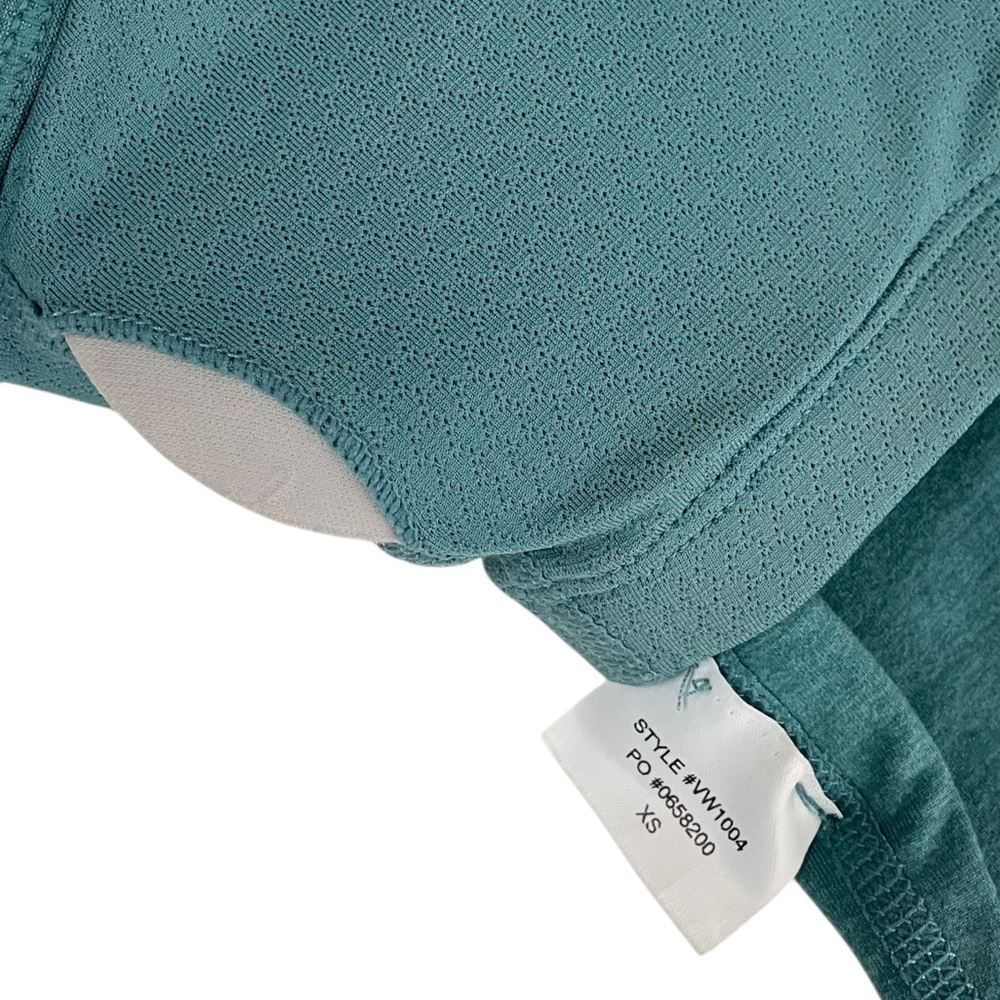 Vuori Elevation Pylo High Neck Crop Tank Teal - Picture 9 of 13